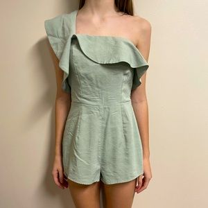 LuLu’s Light green one shoulder shorts romper. Women’s size XS